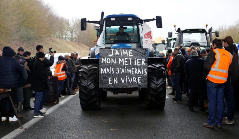 مزارعو فرنسا يحتجون على اتفاقية الاتحاد الأوروبي مع الميركسور