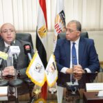 غنيم والعربي خلال فعالية توقيع اتفاق دراسة جدوى المنطقة الاستثمارية للنباتات الطبية والعطرية في بني سويف المصرية