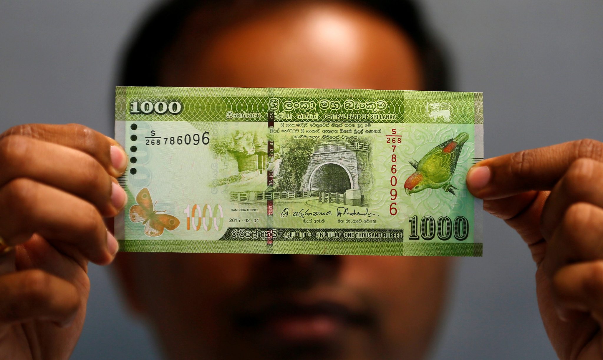 تحويلات العاملين تنخفض وتهدد الأمن الغذائي في سريلانكا بسبب حرب إسرائيل وإيران