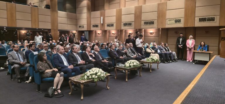 المشاركون في إطلاق حملة التوعية بـ "البلاستيك أحادي الاستخدام في مصر" اليوم